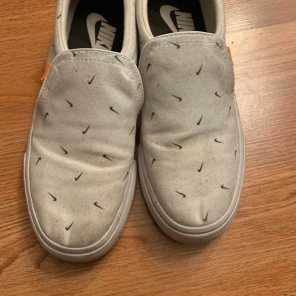 Nike court royale